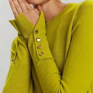 round neck Button-Cuff Knit Top